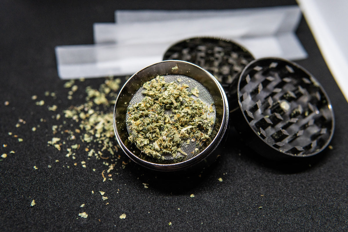 Top 5 Must-Have Accessories for Smokers
